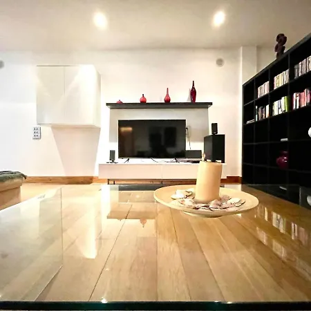 A With Private Pool, Beachfront, Ac, Wifi, Bbq In *