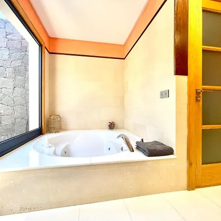 A With Private Pool, Beachfront, Ac, Wifi, Bbq In * プラヤ・ブランカ