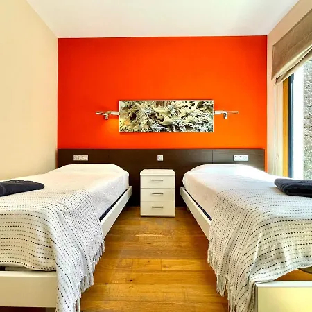 A With Private Pool, Beachfront, Ac, Wifi, Bbq In