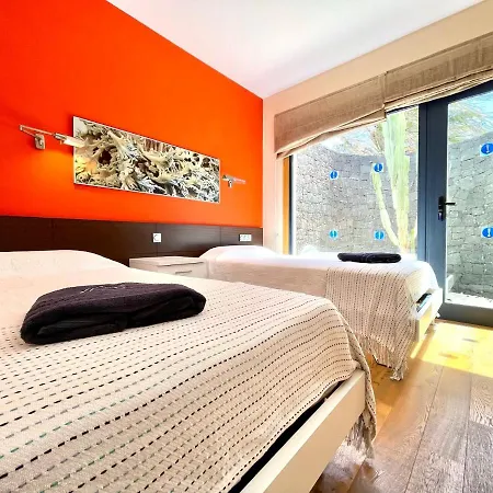 A With Private Pool, Beachfront, Ac, Wifi, Bbq In Villa Playa Blanca (Lanzarote)