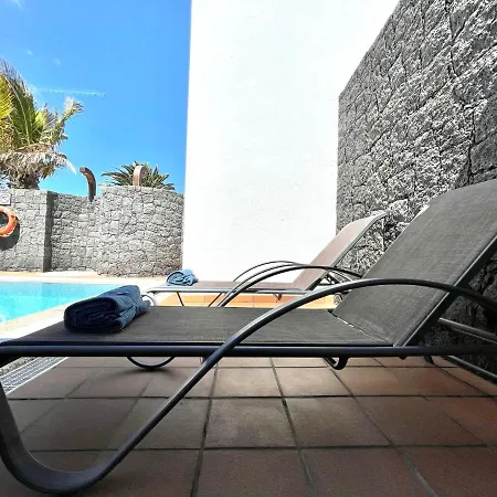 Villa A With Private Pool, Beachfront, Ac, Wifi, Bbq In Playa Blanca (Lanzarote)