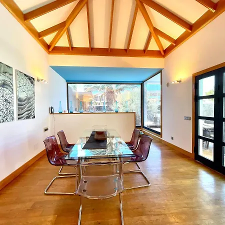 A With Private Pool, Beachfront, Ac, Wifi, Bbq In Playa Blanca (Lanzarote)