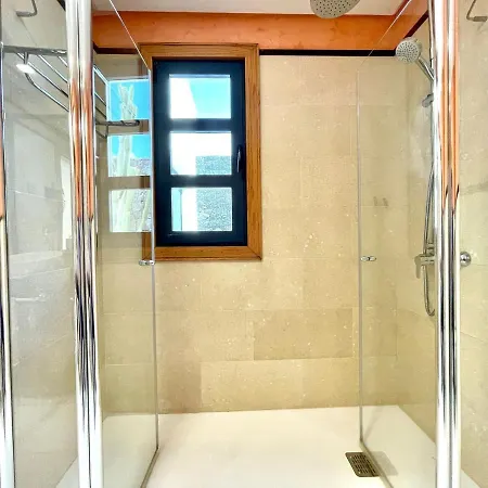 A With Private Pool, Beachfront, Ac, Wifi, Bbq In Villa *