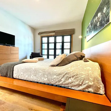 A With Private Pool, Beachfront, Ac, Wifi, Bbq In Playa Blanca (Lanzarote)
