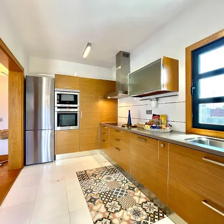 A With Private Pool, Beachfront, Ac, Wifi, Bbq In *