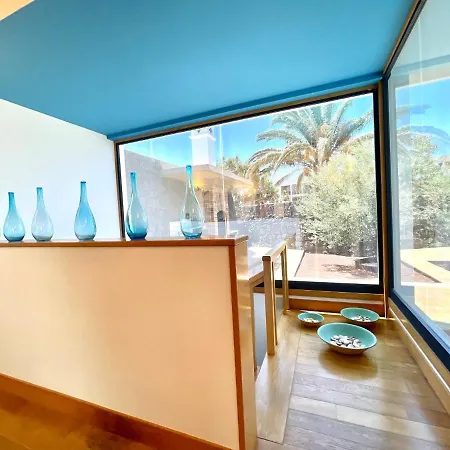 Willa A With Private Pool, Beachfront, Ac, Wifi, Bbq In Playa Blanca (Lanzarote)