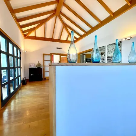 A With Private Pool, Beachfront, Ac, Wifi, Bbq In Playa Blanca